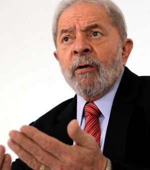 Fachin homologa desistência de pedido de liberdade de Lula no STF