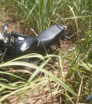 Motocicleta é roubada e outra abandonada em Arapiraca 