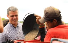 Maykon Beltrão participa do início de plantio de milho em Assentamento de Porto Calvo