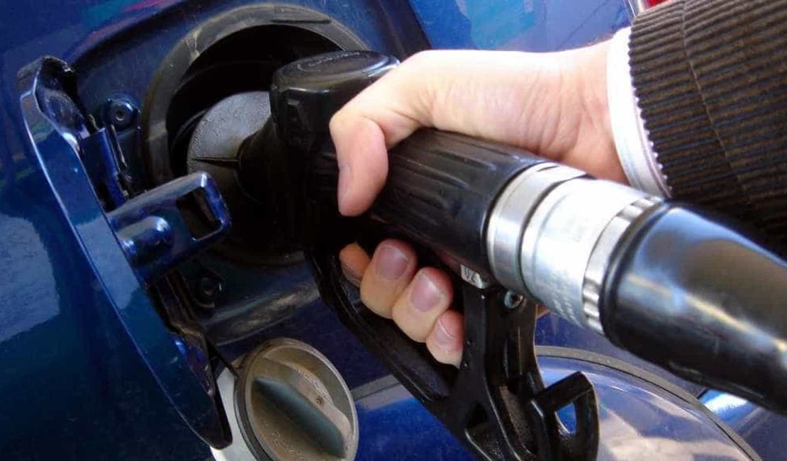 Gasolina comum segue estabilizada com preço médio em R$6,50 em Maceió