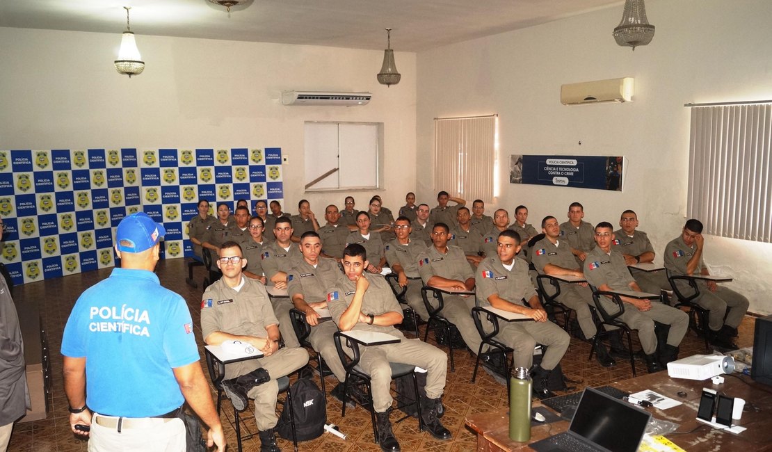 Polícia Científica realiza instrução para alunos do Curso de Formação e Aperfeiçoamento de Praças da PM