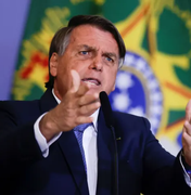 Bolsonaro devolve joias e armas presenteadas pelo governo saudita