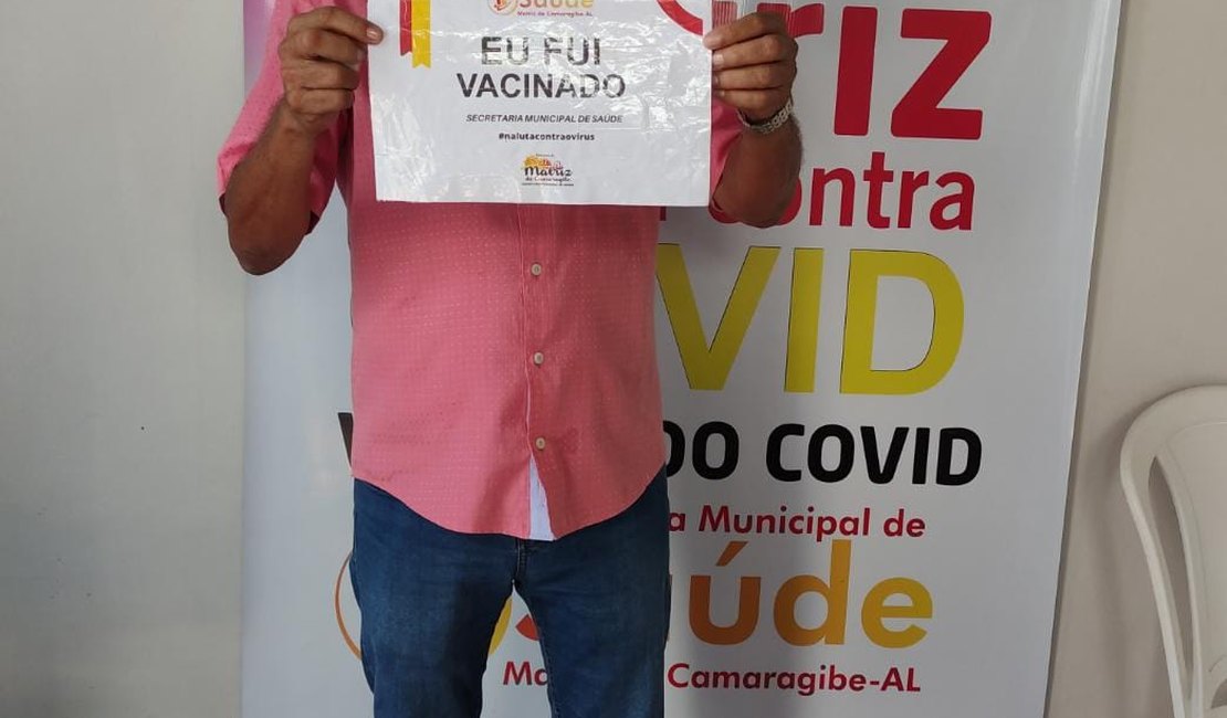 Covid-19: ex-prefeito Cícero Cavalcante é vacinado em Matriz de Camaragibe
