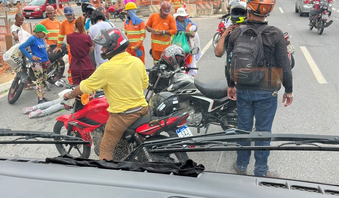 Colisão entre duas motos deixa dois feridos na Av. Durval de Góes Monteiro
