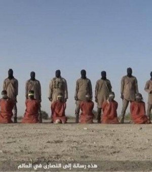 Estado Islâmico divulga vídeo decapitando onze reféns cristãos um dia após o Natal