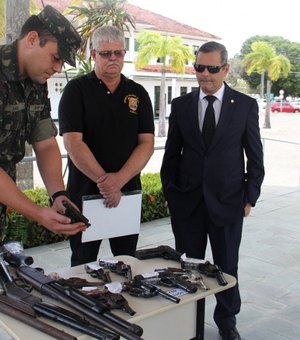 Judiciário entrega 200 armas para serem destruídas pelo Exército