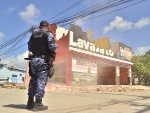 Prefeitura de Maceió remove construções irregulares no Conjunto Joaquim Leão
