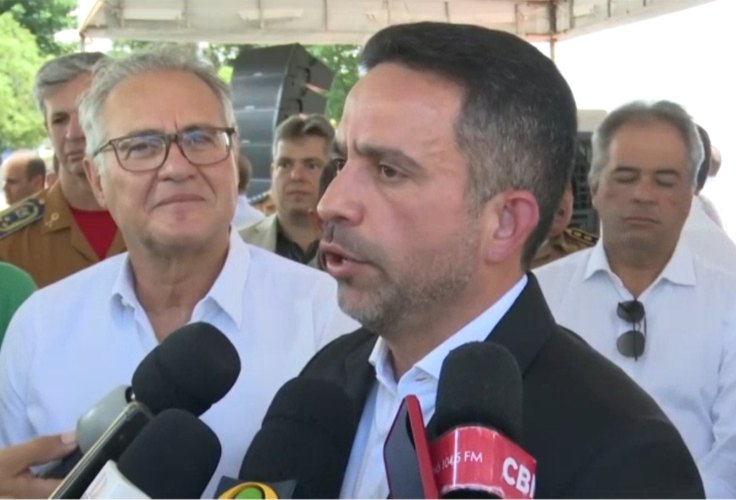 Em meio aos rumores de candidatura ao Governo de Alagoas, Renan Calheiros surge ao lado de Paulo Dantas