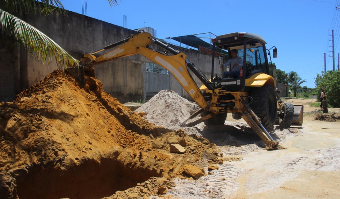Prefeitura de Maceió leva sistema de drenagem para via da Serraria