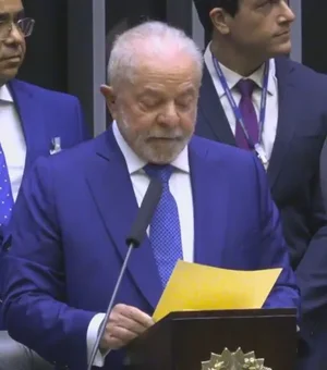 Lula chama Teto de Gastos de estupidez em discurso de posse: “Vamos revogar”