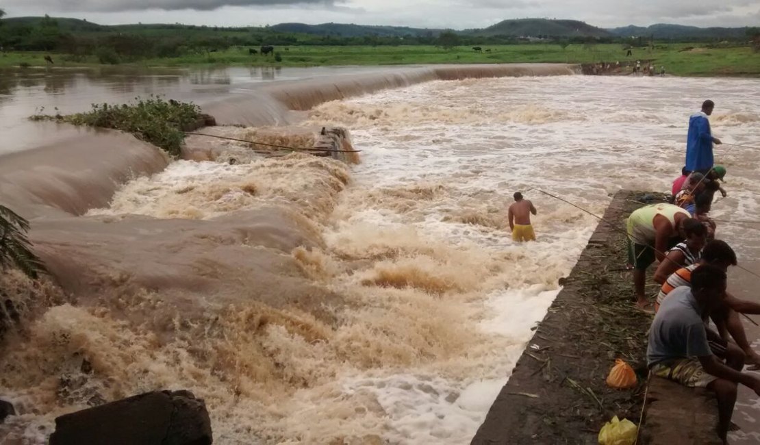 [Vídeo] Chuva preocupa Defesa Civil e em algumas cidades população teme enchentes 