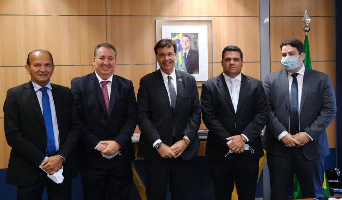 Cícero Cavalcante se reúne com Ministro do Turismo para apresentar demandas da Região Norte