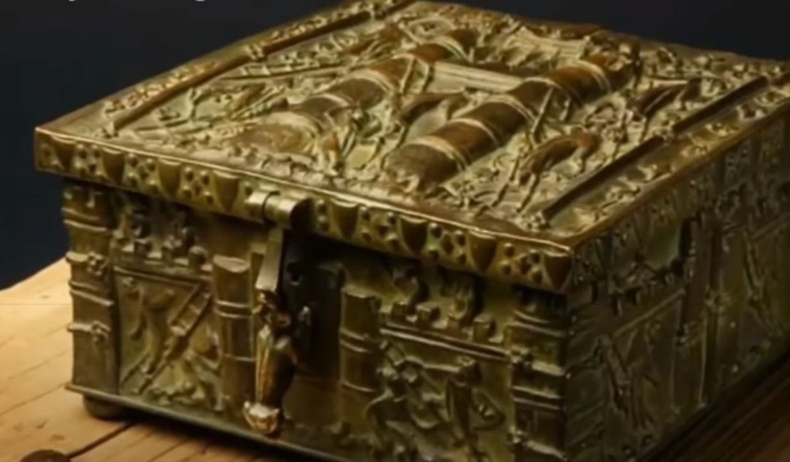 Baú de tesouro escondido na América do Norte é encontrado 