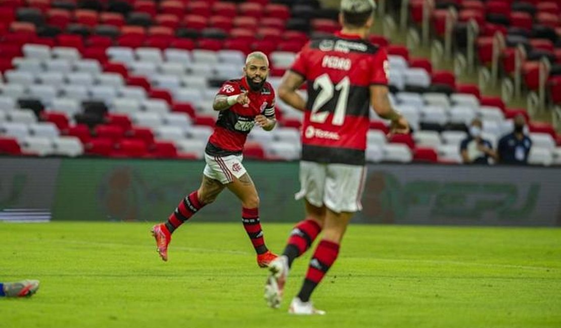 Ausência de Bruno Henrique abre espaço para Ceni dar mais minutos a Gabigol e Pedro no Flamengo