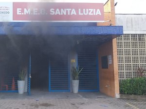 Escola municipal de Penedo é atingida por princípio de incêndio e assusta comunidade