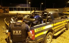 PRF recolhe várias motocicletas irregulares no Sertão de Alagoas 