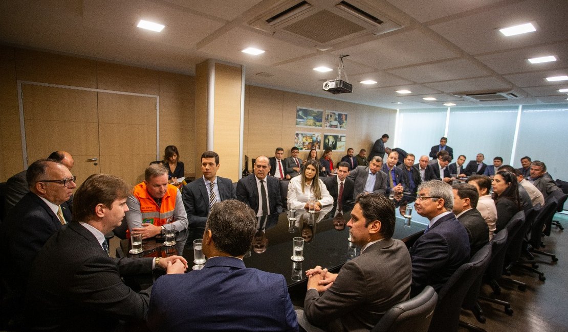 Prefeito de Craíbas participa de reunião no Ministério da Integração Nacional