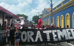 Temer chega a Maceió em meio a protestos contra pacote de medidas do governo 