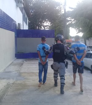Dupla é presa no bairro da Serraria com moto roubada