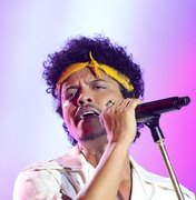 Bruno Mars leva público à loucura ao tocar 'Evidências' em show no The Town; assista!