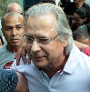 José Dirceu é condenado pelo STF por corrupção ativa. 