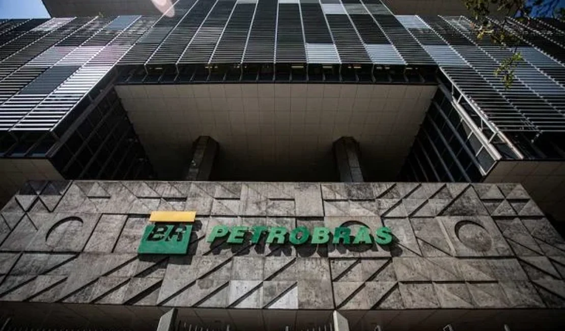 Petrobras divulga edital de concurso com 6.412 mil vagas e salário inicial de R$ 5,8 mil