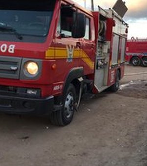 Incêndio atinge fábrica de estopas em Arapiraca