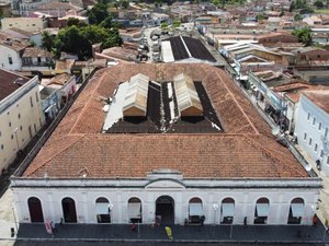 Prefeitura de Penedo inicia recuperação do telhado do Mercado Público Municipal