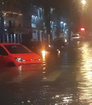 Chuva provoca ao menos 12 mortes e deixa 46 desaparecidos na Baixada Santista