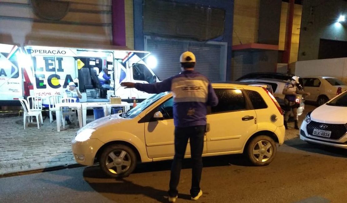 Fiscalização educativa da Lei Seca flagra 8 condutores embriagados em Maceió