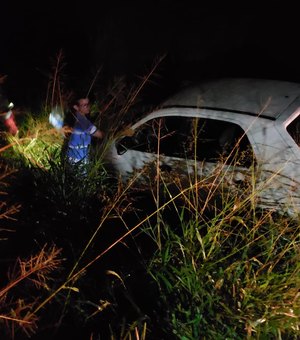 Motorista inabilitado perde o controle e provoca acidente, em Limoeiro de Anadia