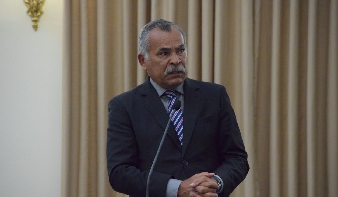 Deputado Tarcizo Freire divulga nota contra matéria inverídica publicasa em coluna de site