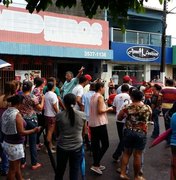 [Vídeo] Prefeito Arnaldo Higino quase agride servidores que protestavam pelas ruas de Campo Grande
