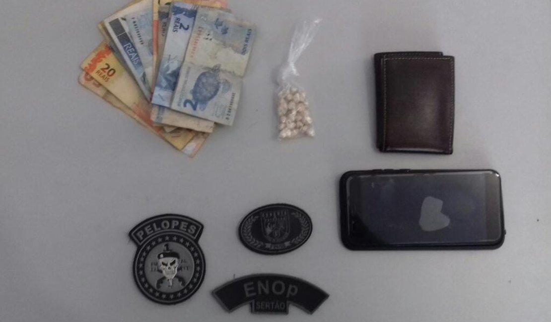 Jovem é preso por tráfico de drogas em Arapiraca 
