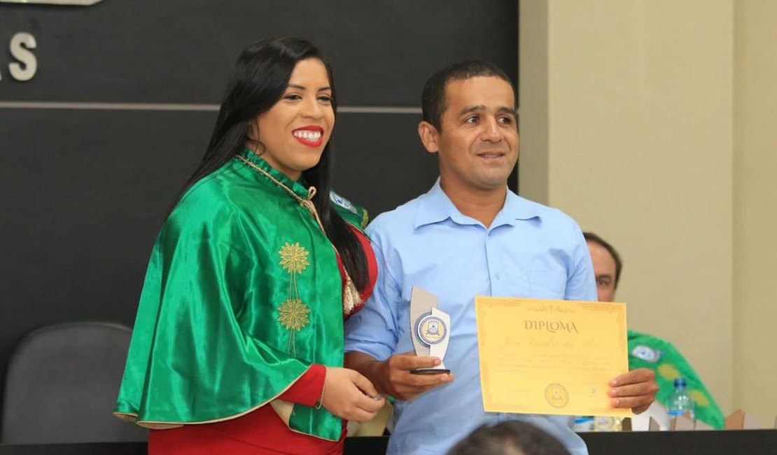 Sinopsista e Historiador Arapiraquense recebe o título de Membro Honorário da Acala