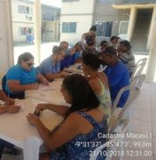 Casal regulariza situação de moradores do Residencial Maceió I