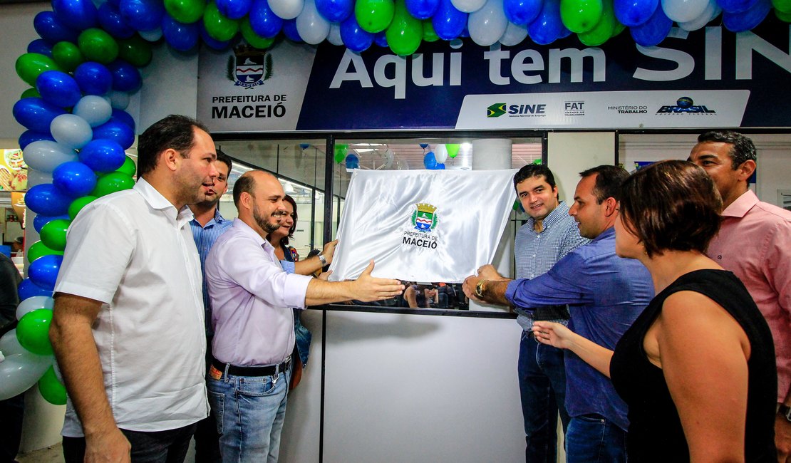 Prefeito Rui Palmeira inaugura nova sede do Sine Maceió