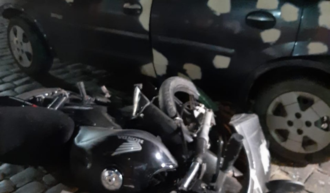 Colisão entre carro e moto deixa uma pessoa morta em Viçosa