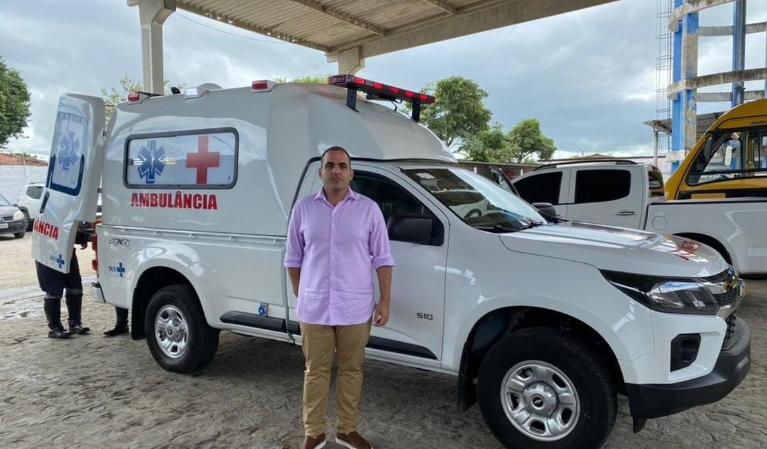 Prefeito de Pilar anuncia chegada de nova ambulância