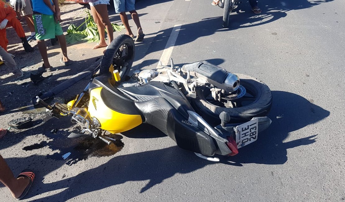 Colisão entre carro e moto deixa vítima fatal na AL-101 Norte em Maragogi
