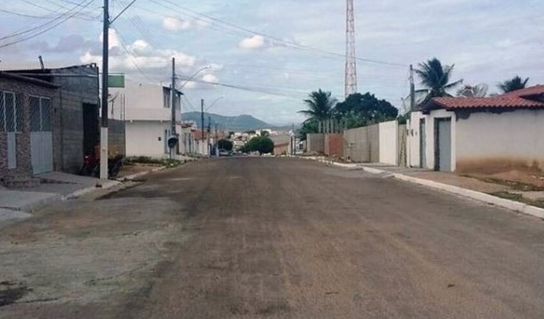 Criminoso rouba pet shop e leva cachorro avaliado em R$ 2 mil em Delmiro Gouveia