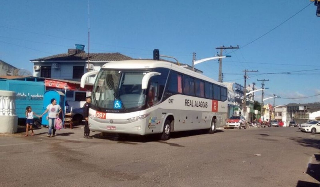 Ônibus que seguia para Paulo Afonso é assaltado no Agreste alagoano