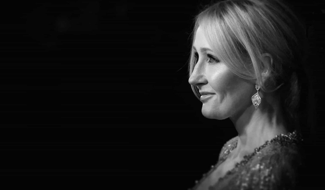 Autores deixam agência de JK Rowling após declaração transfóbica