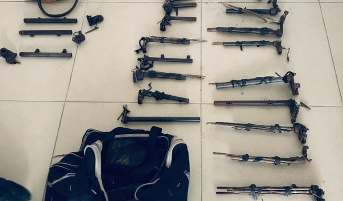 PM apreende 23 armas de fabricação artesanal no Terminal Rodoviário de Murici