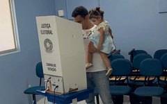 Prefeito JHC vota em Maceió