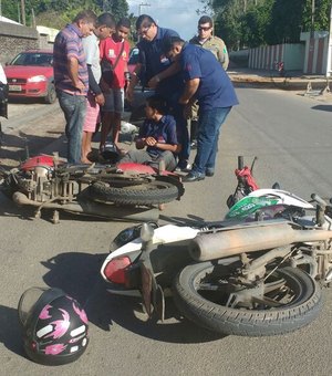 Colisão entre motocicleta deixa um ferido na Avenida Benjamim Freire