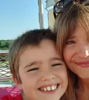 Menino de 10 anos salva a mãe durante convulsão em piscina; veja vídeo