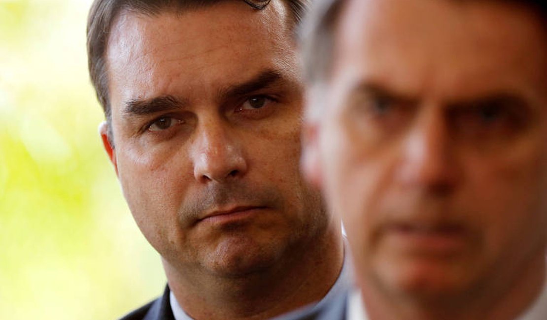 Ministro do STF afirma que pedido de Flávio Bolsonaro sobre motorista foi uma confissão de culpa