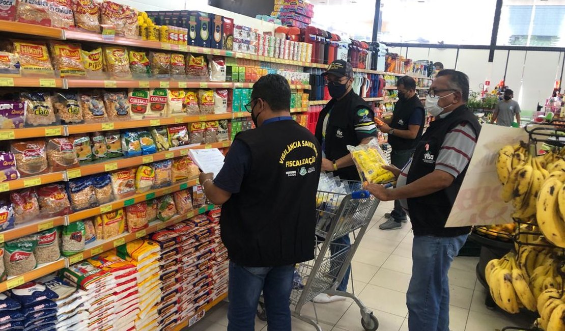 Vigilância Sanitária de Arapiraca atua no controle de qualidade de alimentos em supermercados