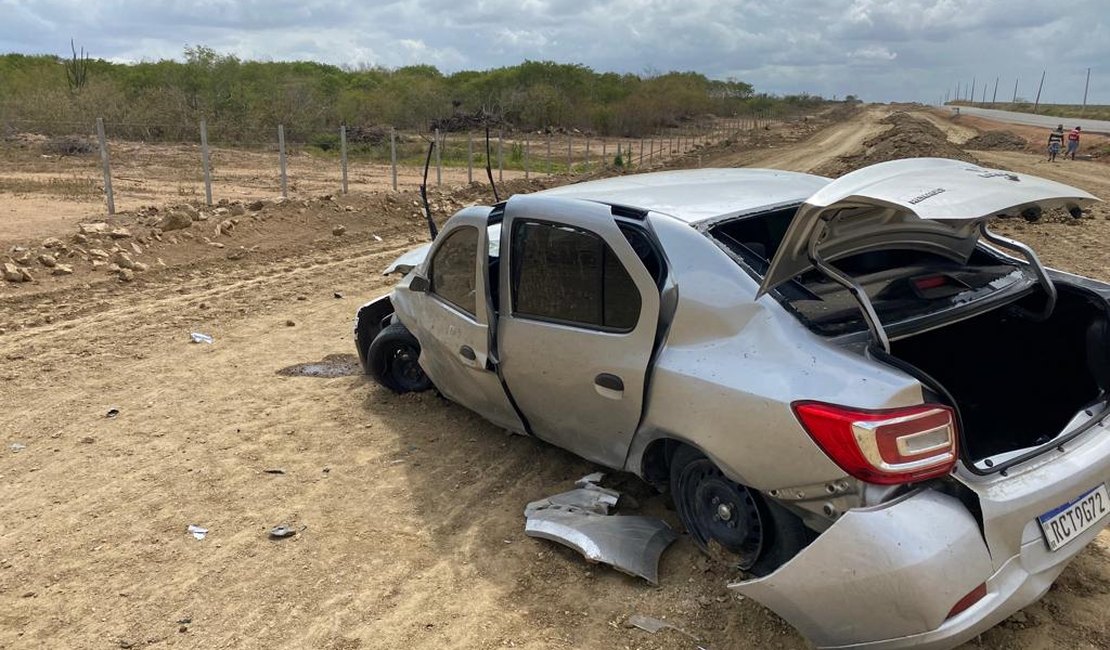 Carro capota e condutor morre na AL 220 em Girau do Ponciano